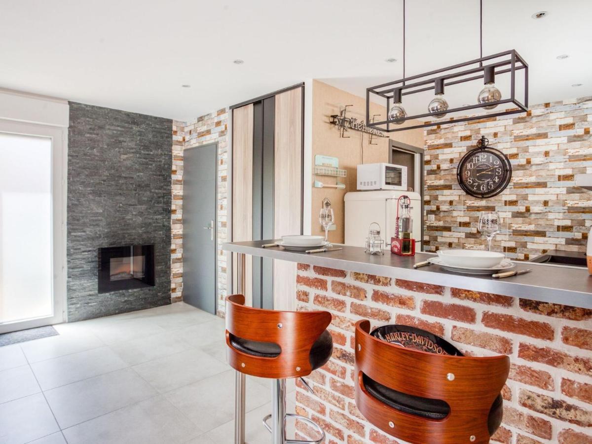Cosy Apartment In Eperlecques With Fireplace Exterior foto